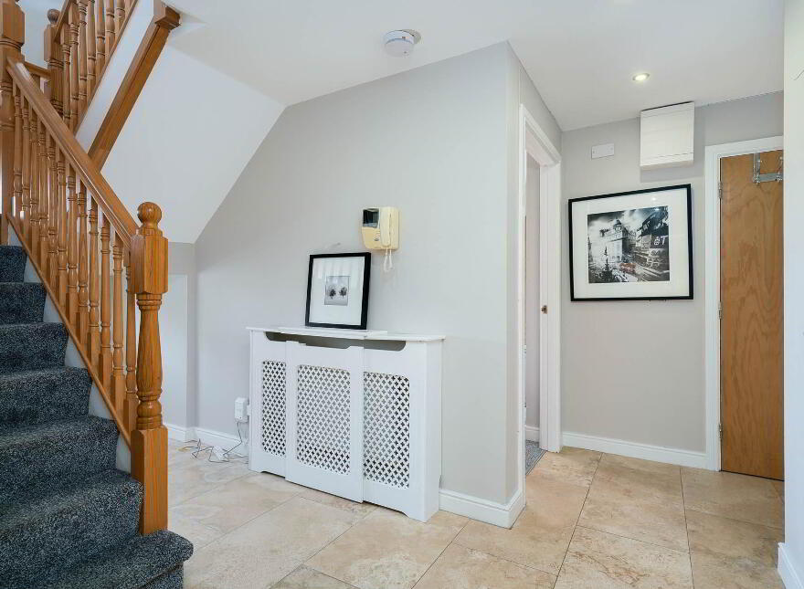 94 Cluain Shee, Aiken`s Village, Sandyford, Dublin, D18X628