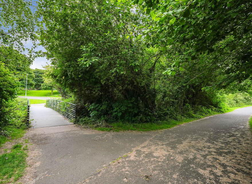 94 Cluain Shee, Aiken`s Village, Sandyford, Dublin, D18X628