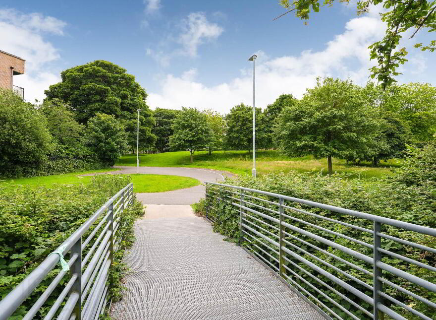 94 Cluain Shee, Aiken`s Village, Sandyford, Dublin, D18X628
