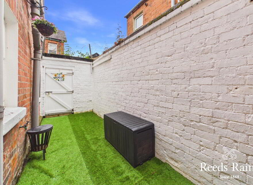 82 Deramore Avenue, Belfast, BT7 3ES
