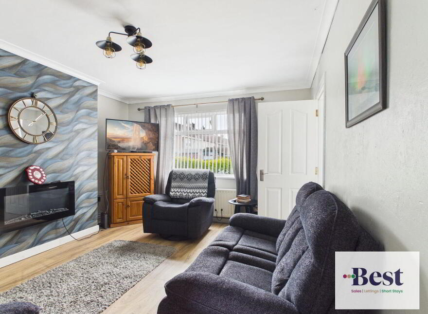 17 Knockdhu Park, Larne, BT40 2EJ