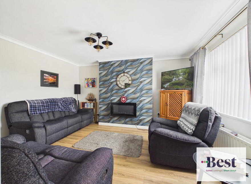17 Knockdhu Park, Larne, BT40 2EJ