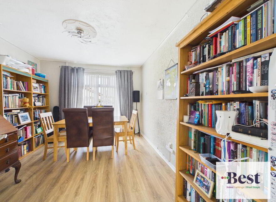 17 Knockdhu Park, Larne, BT40 2EJ