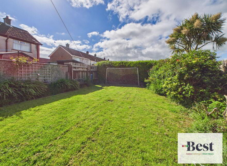 17 Knockdhu Park, Larne, BT40 2EJ