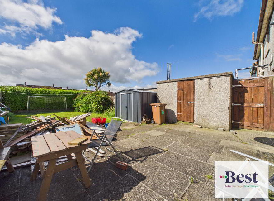 17 Knockdhu Park, Larne, BT40 2EJ
