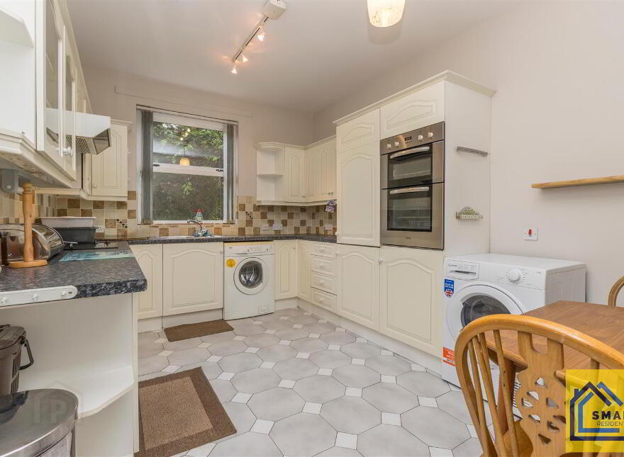 Flat 6 Moyrath House, 1B Hawthornden Gardens, Belfast, BT4 2HF