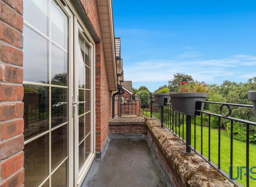 APT 11, 3 The Manor, Blacks Road, Belfast, BT10 0TJ