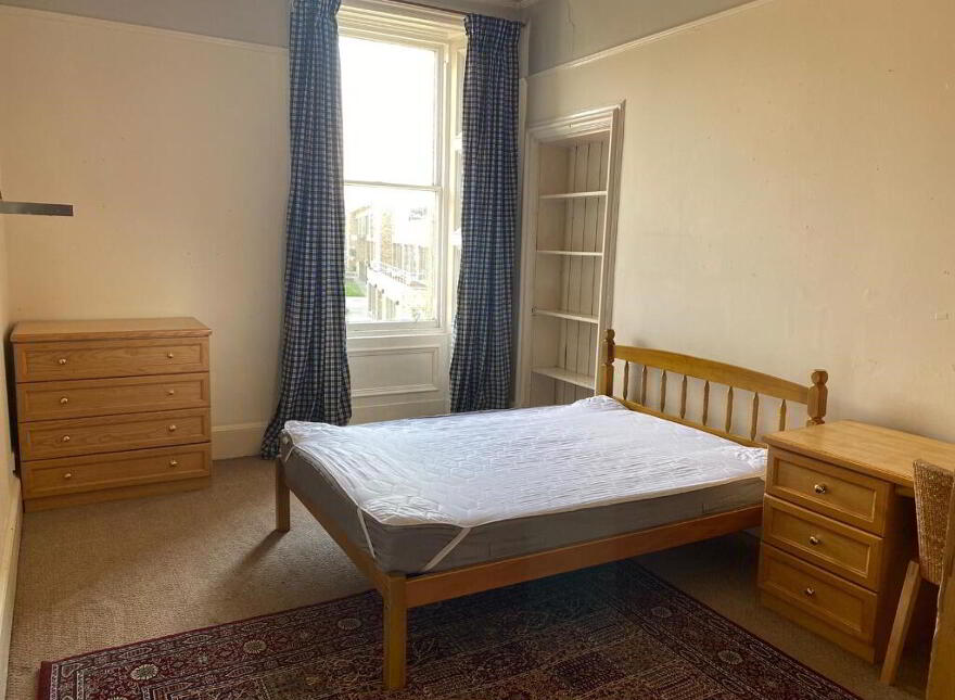 109 Warrender Park Road, Marchmont, Edinburgh, EH9 1EN