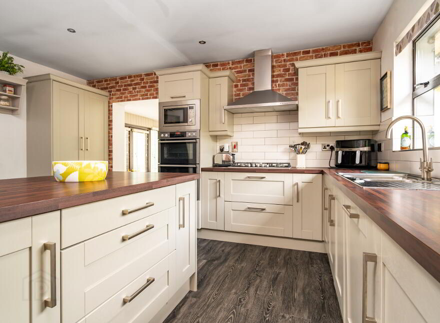 Milltown Bungalow, Buncrana, F93D9C6