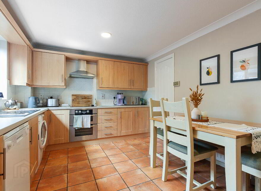1 Saintfield Road, Belfast, BT8 7AE