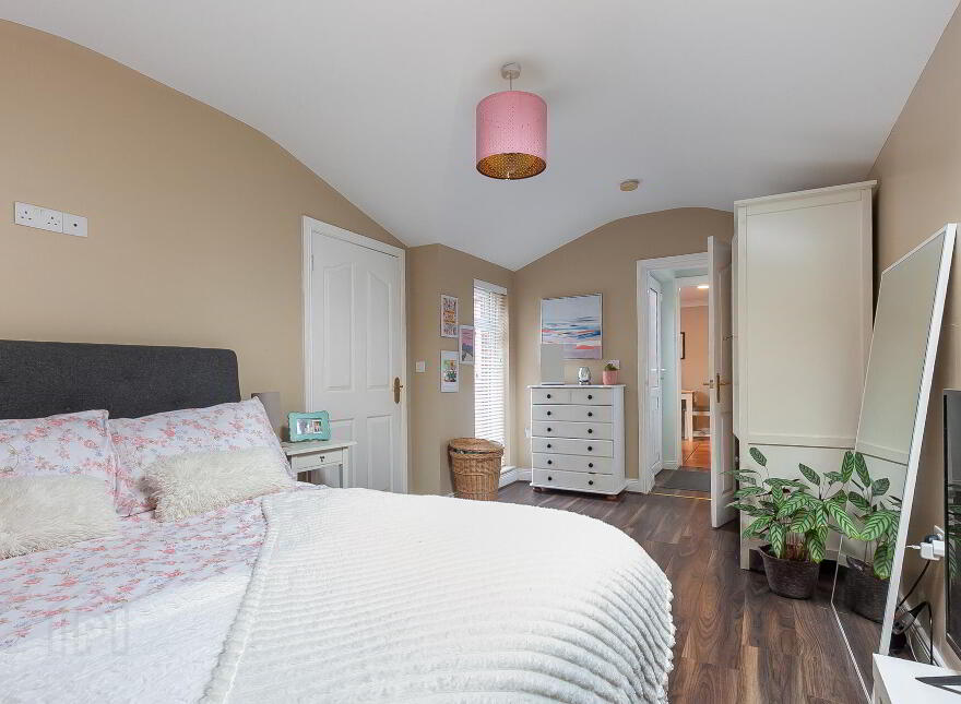 1 Saintfield Road, Belfast, BT8 7AE