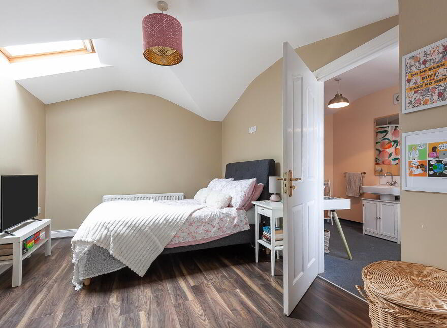 1 Saintfield Road, Belfast, BT8 7AE