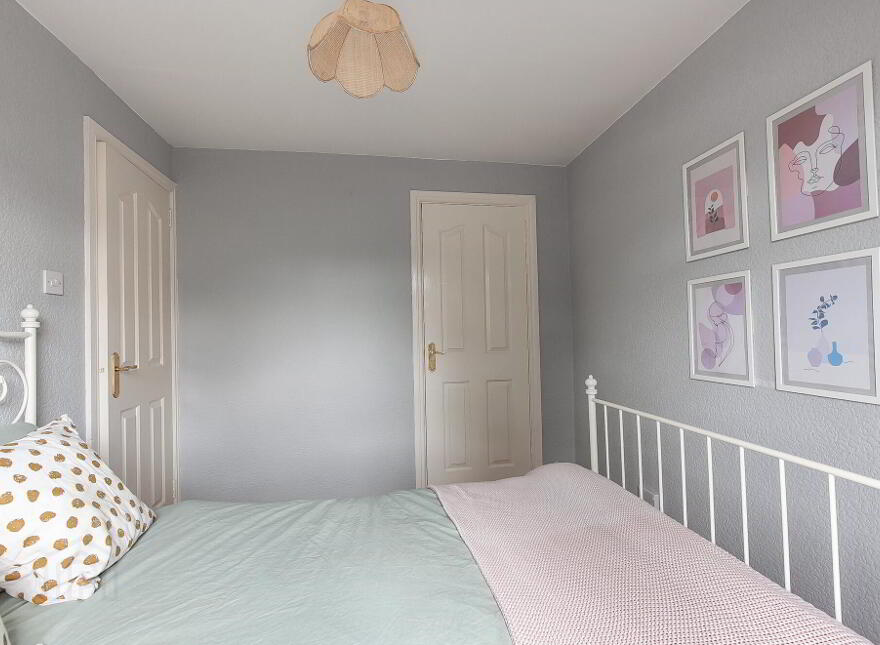 1 Saintfield Road, Belfast, BT8 7AE