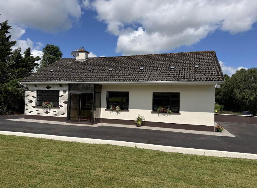 Coole, Toomevara, Nenagh, E45Y880