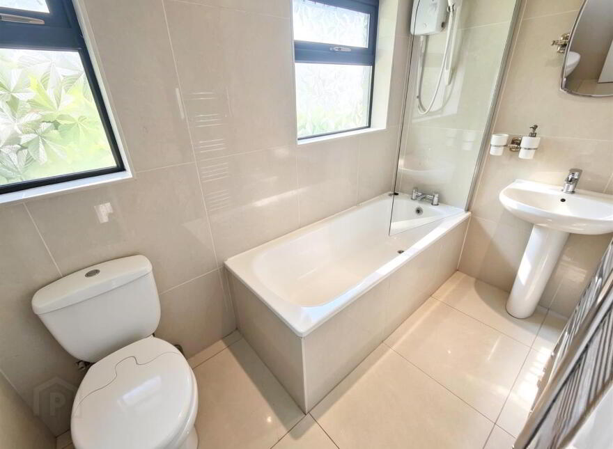 25 Waveney Drive, Belfast, BT15 4FT