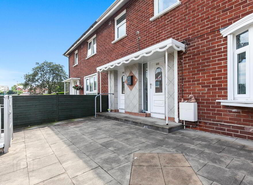 27 Fairhill Park, Belfast, BT15 4FX
