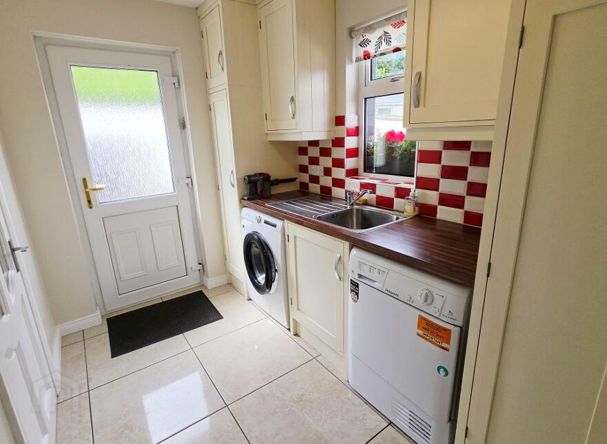 35 Pound St, Irvinestown, Enniskillen, BT94 1HF