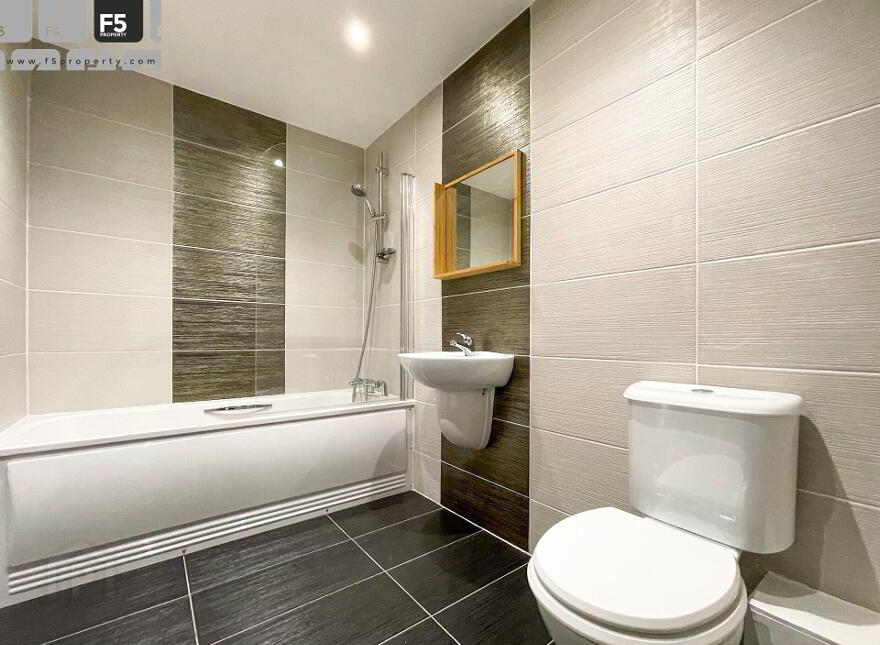 Apt 4, 120 Upper Newtownards Road, Belfast, BT4 3EQ
