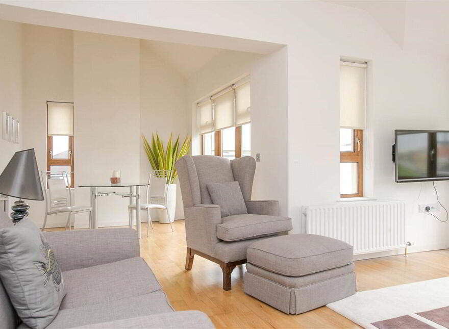 Apt 3, 2 Knockdene Gate, Belfast, BT4 3JL