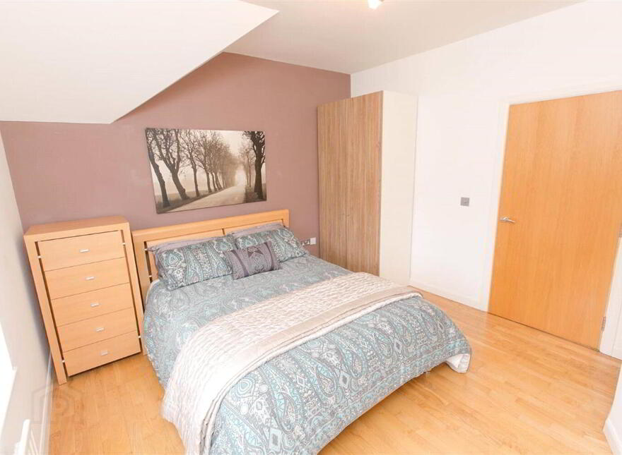 Apt 3, 2 Knockdene Gate, Belfast, BT4 3JL