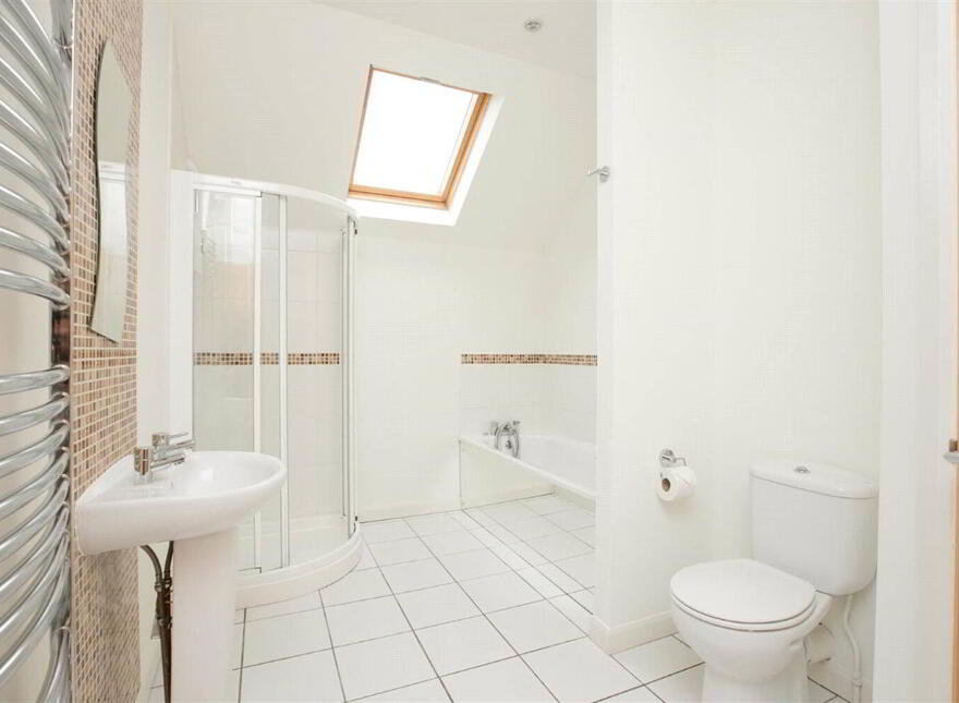 Apt 3, 2 Knockdene Gate, Belfast, BT4 3JL