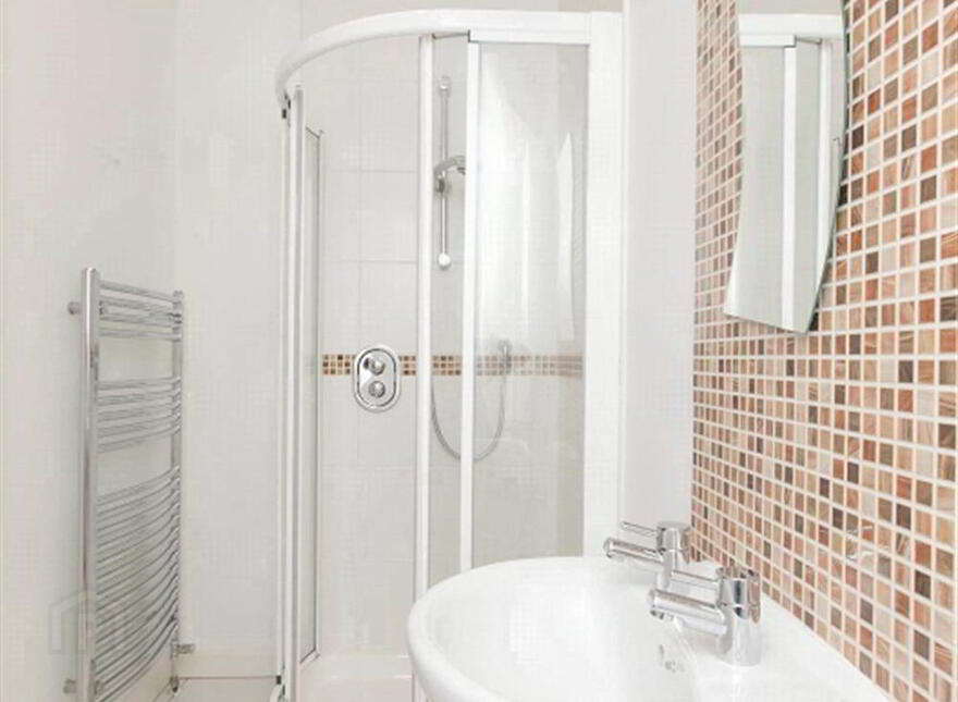 Apt 3, 2 Knockdene Gate, Belfast, BT4 3JL