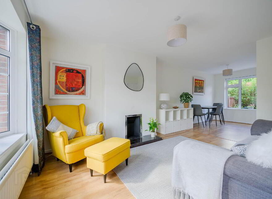 14 Eastleigh Dale, Belfast, BT4 3DT