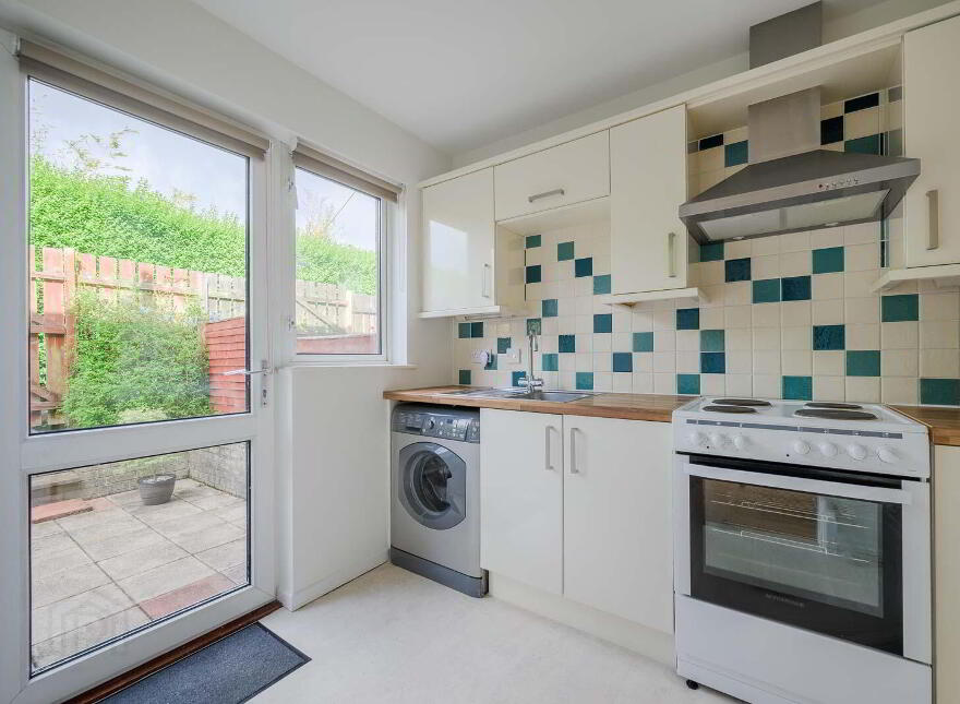 14 Eastleigh Dale, Belfast, BT4 3DT