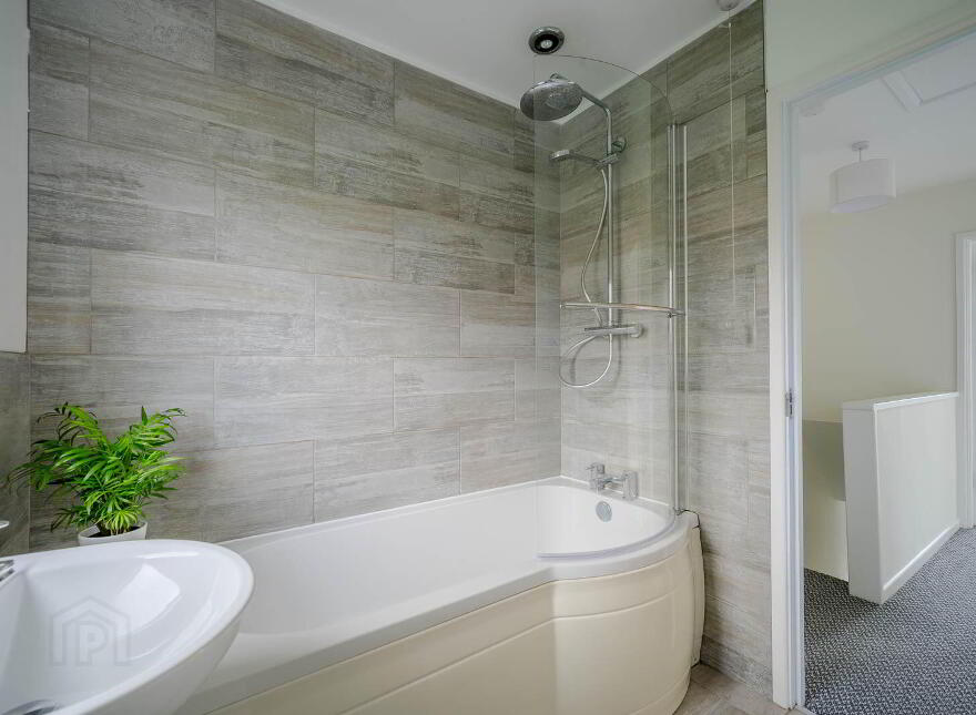 14 Eastleigh Dale, Belfast, BT4 3DT