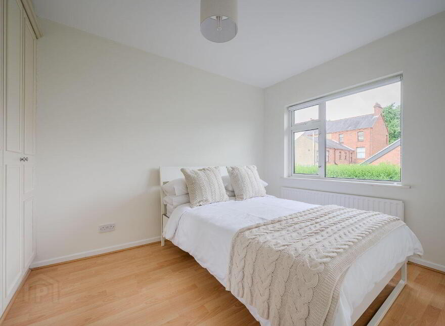 14 Eastleigh Dale, Belfast, BT4 3DT