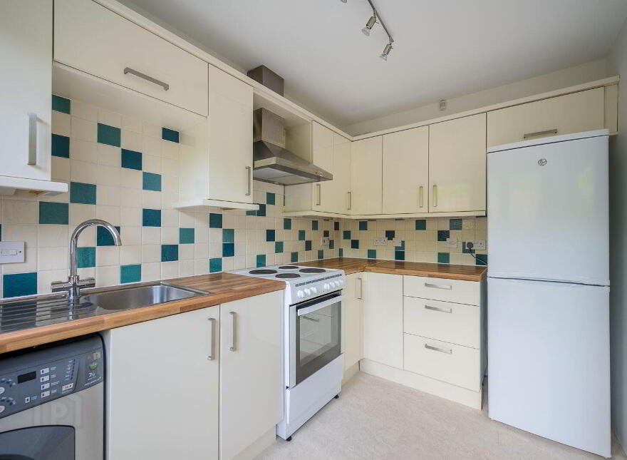 14 Eastleigh Dale, Belfast, BT4 3DT
