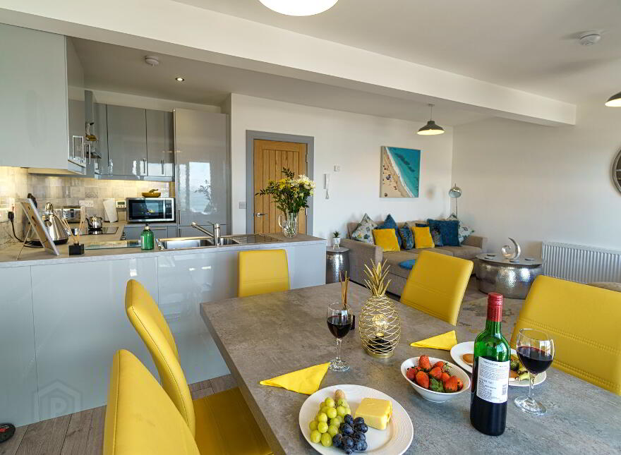 8/9 Month LET, 75 Eglinton Street, Portrush, BT56 8DZ