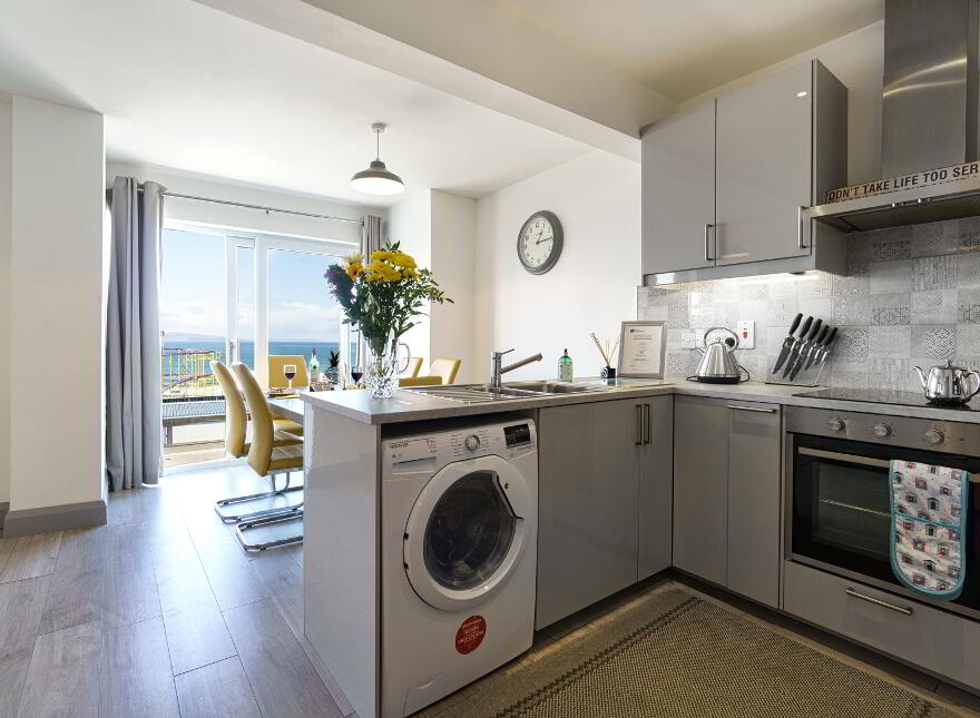 8/9 Month LET, 75 Eglinton Street, Portrush, BT56 8DZ