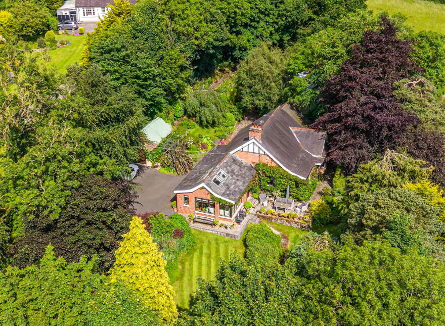 12 Ballyclough Road, Lisburn, BT28 3UY
