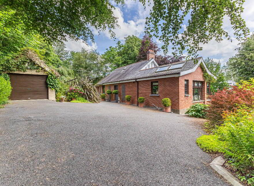 12 Ballyclough Road, Lisburn, BT28 3UY