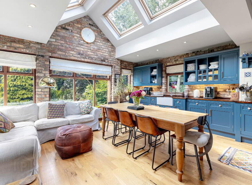 12 Ballyclough Road, Lisburn, BT28 3UY