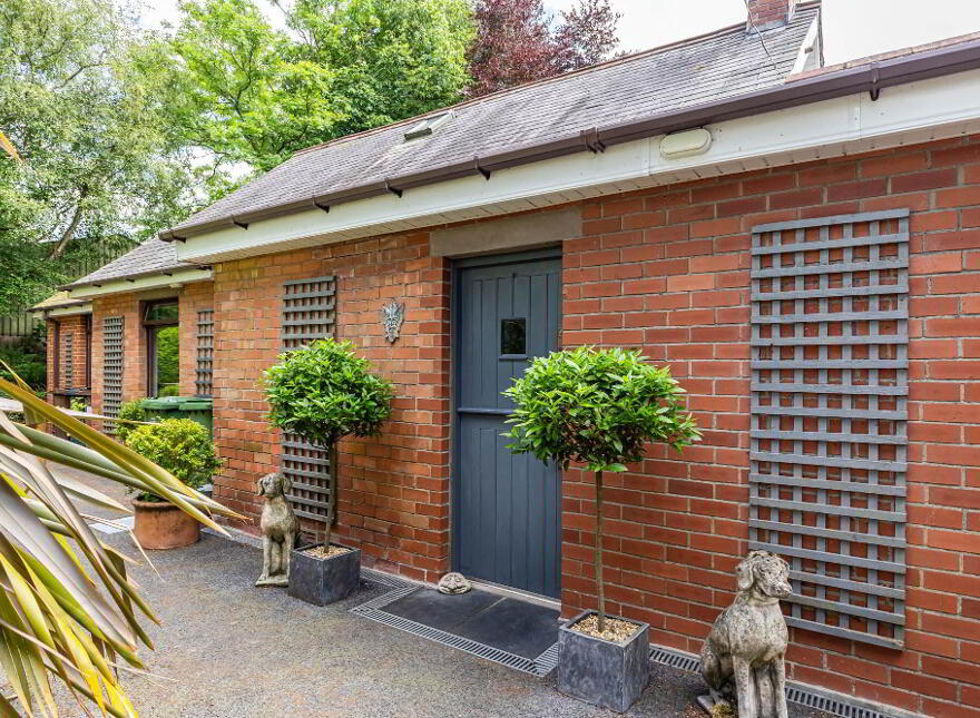 12 Ballyclough Road, Lisburn, BT28 3UY