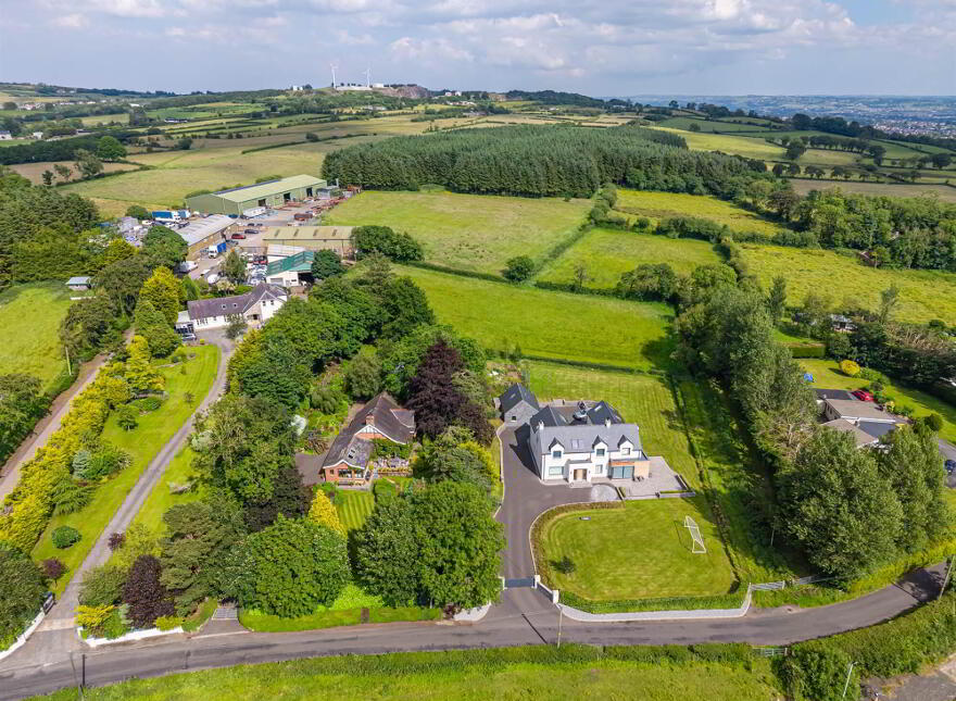 12 Ballyclough Road, Lisburn, BT28 3UY