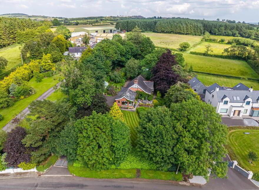 12 Ballyclough Road, Lisburn, BT28 3UY