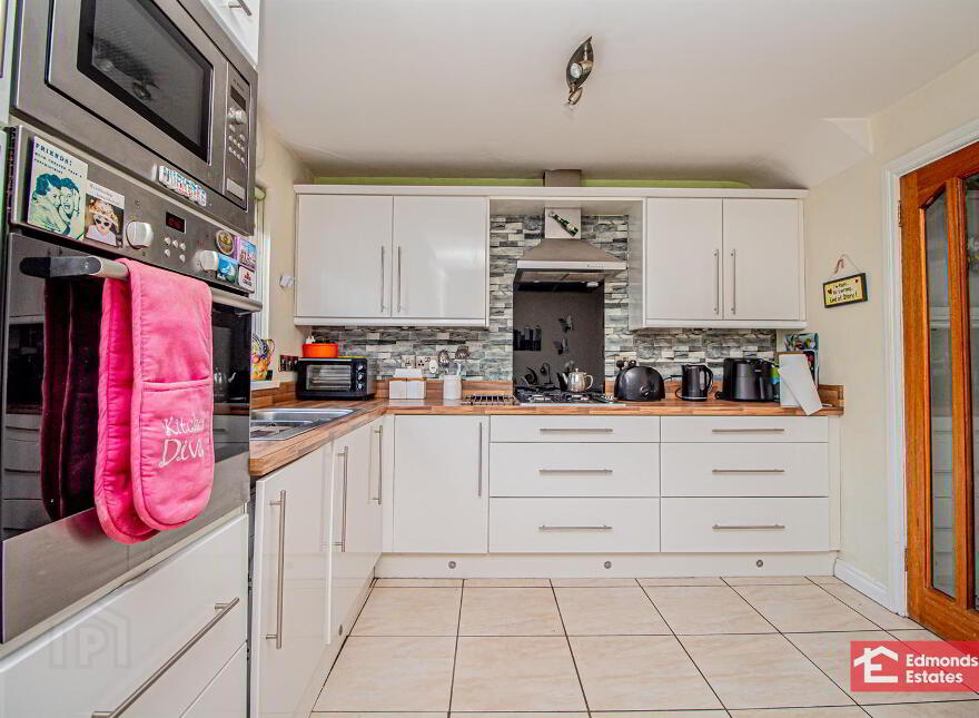 34 Fenaghy Park, Galgorm, Ballymena, BT42 1JT
