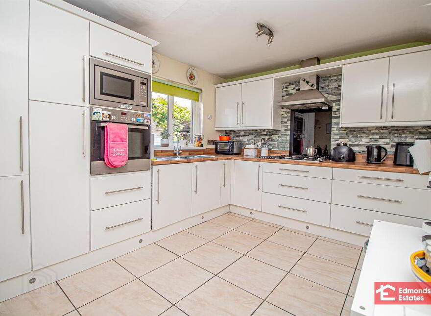 34 Fenaghy Park, Galgorm, Ballymena, BT42 1JT