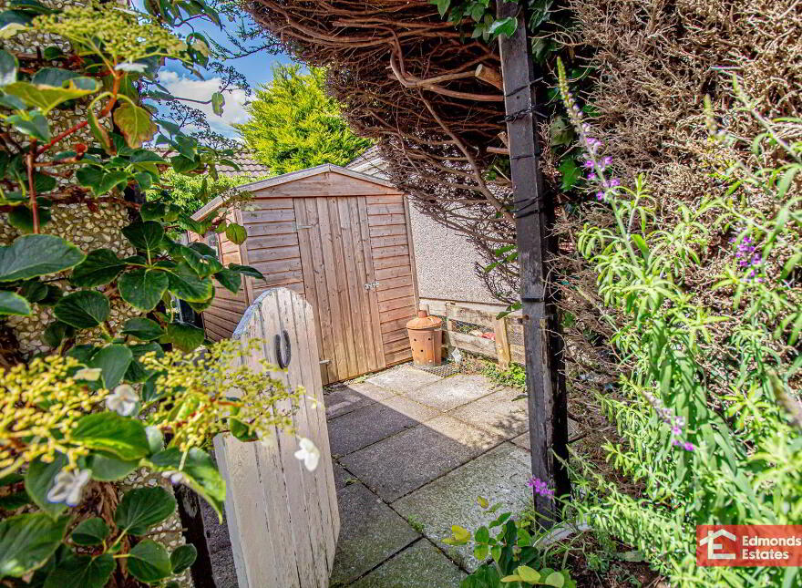 34 Fenaghy Park, Galgorm, Ballymena, BT42 1JT
