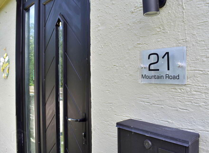 21 Mountain Road, Newtownards, BT23 4UL