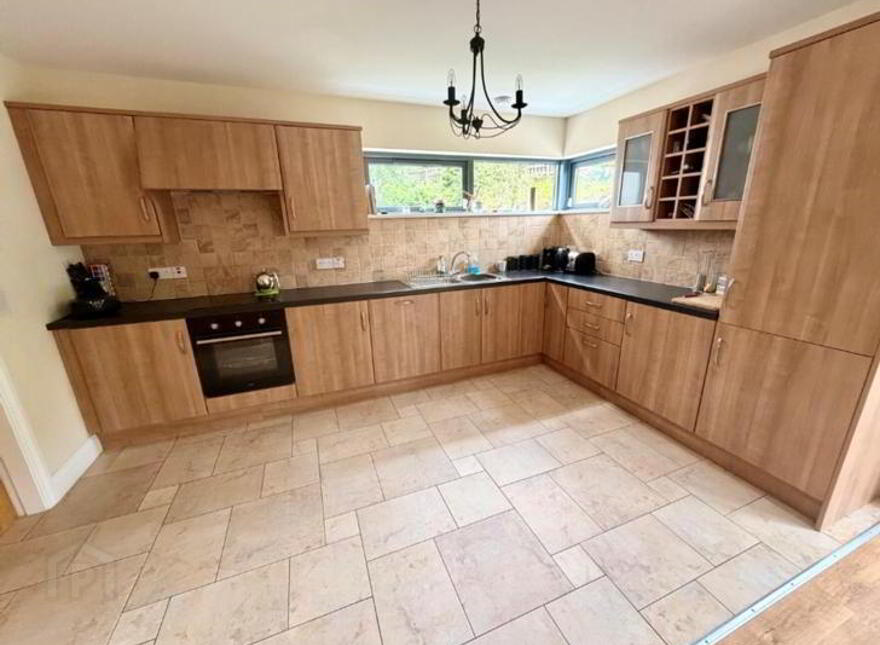 5 Allenbrook, Drumshanbo, N41R267