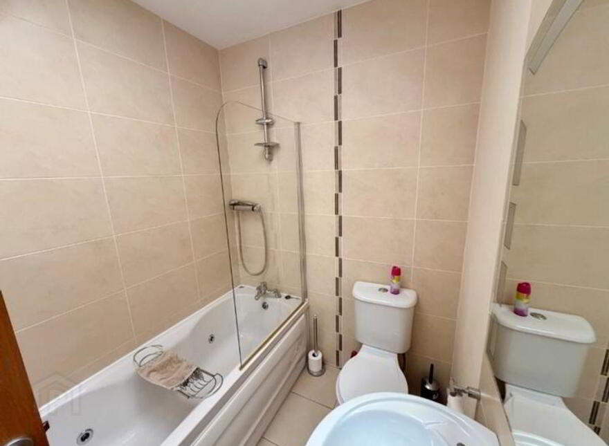 5 Allenbrook, Drumshanbo, N41R267