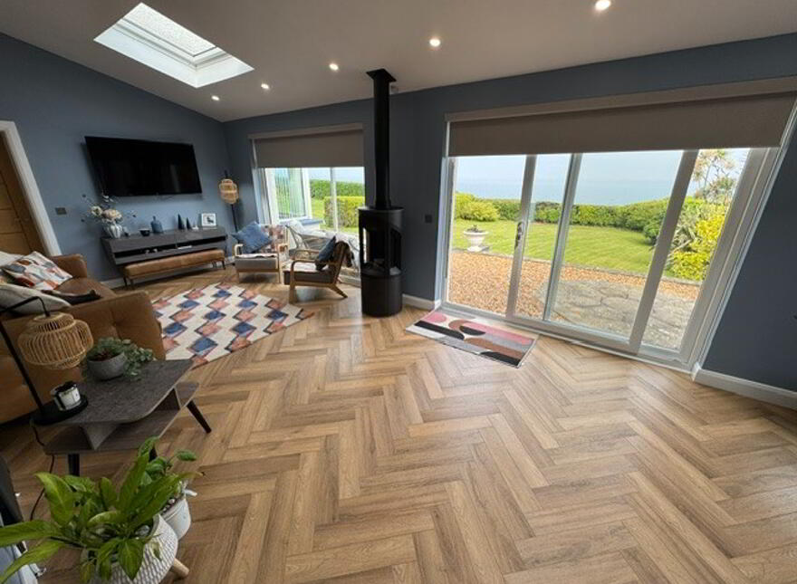 Windy Ridge, 25 Donegall Avenue, Whitehead, BT38 9NB