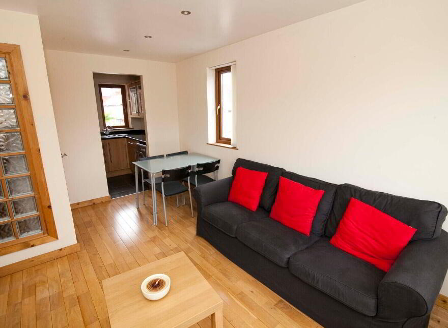 27 Eastleigh Crescent, Belfast, BT5 6HT