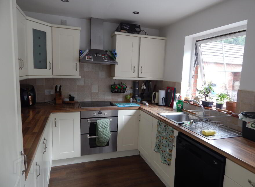 4 Greenvale Grove, Antrim, BT41 1SW