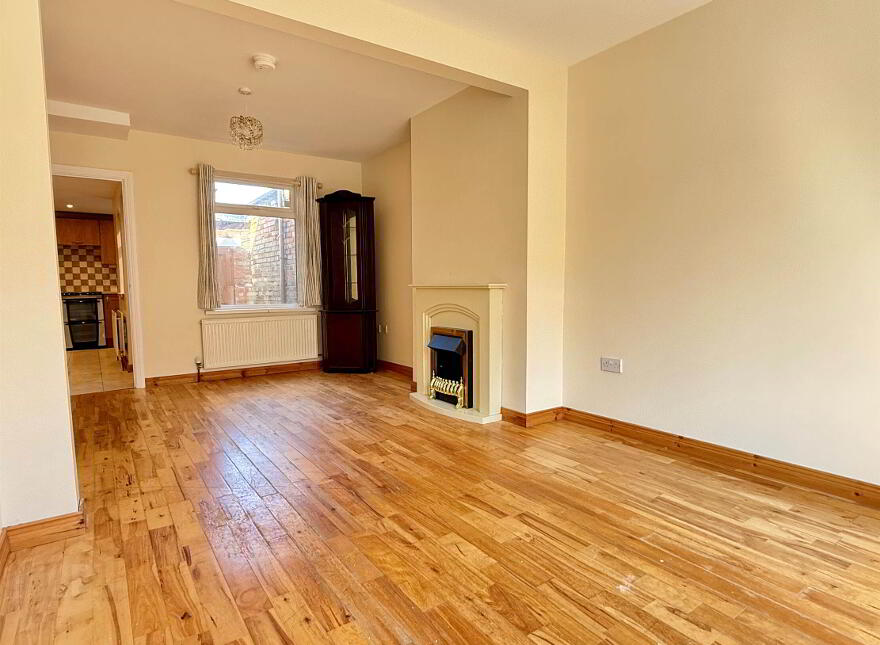 3 Loopland Parade, Belfast, BT6 9EF