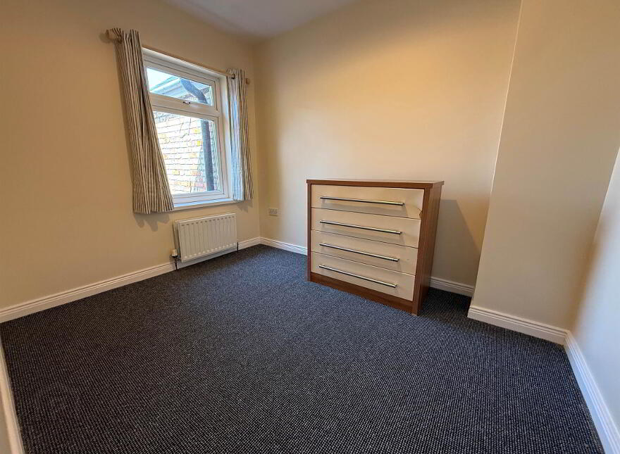 3 Loopland Parade, Belfast, BT6 9EF